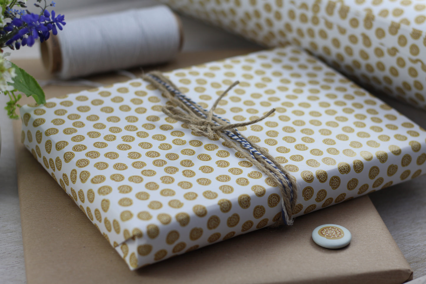 "Dala horses light" wrapping paper, 5 sheets A3