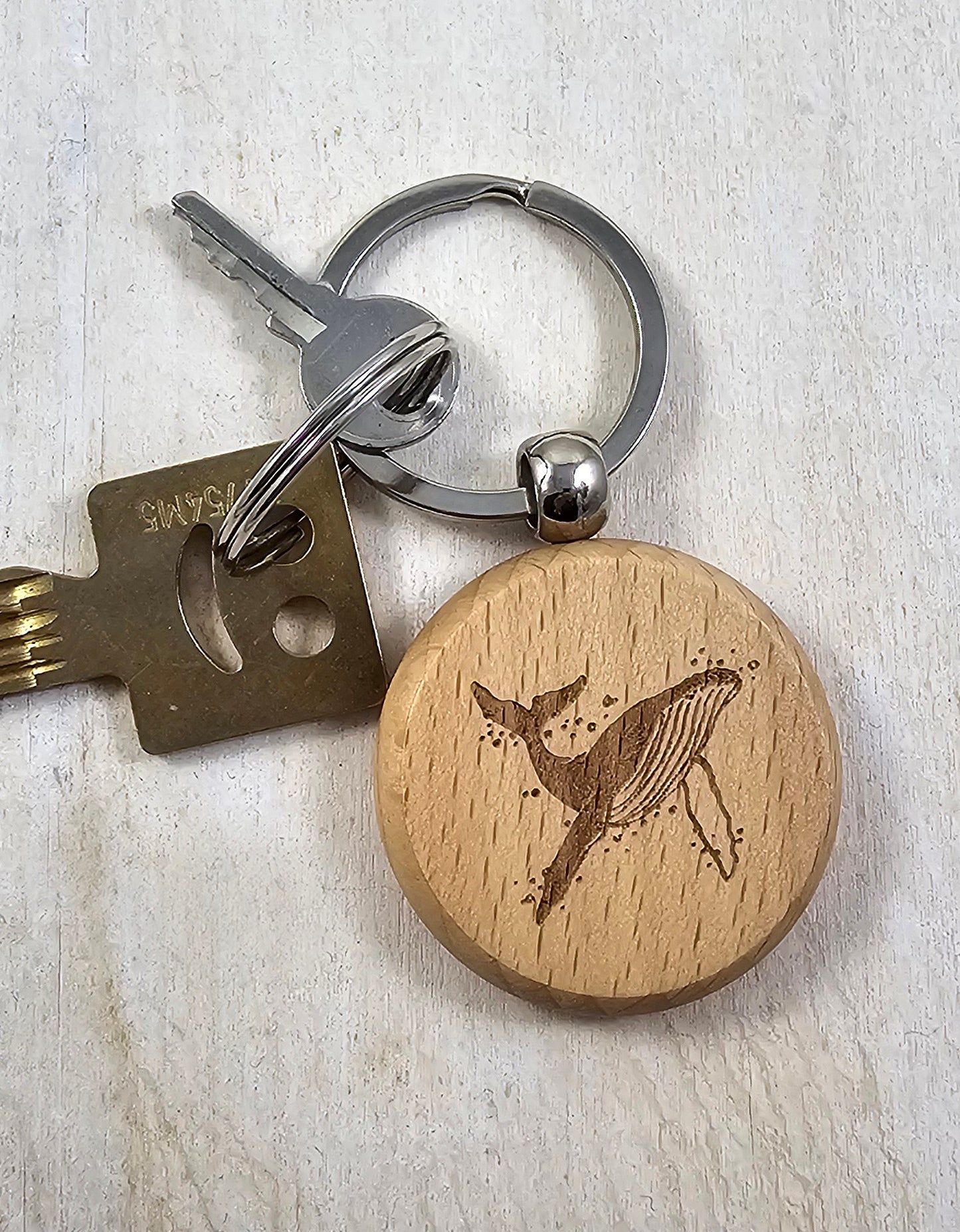 Holz-Schlüsselanhänger „Wal“