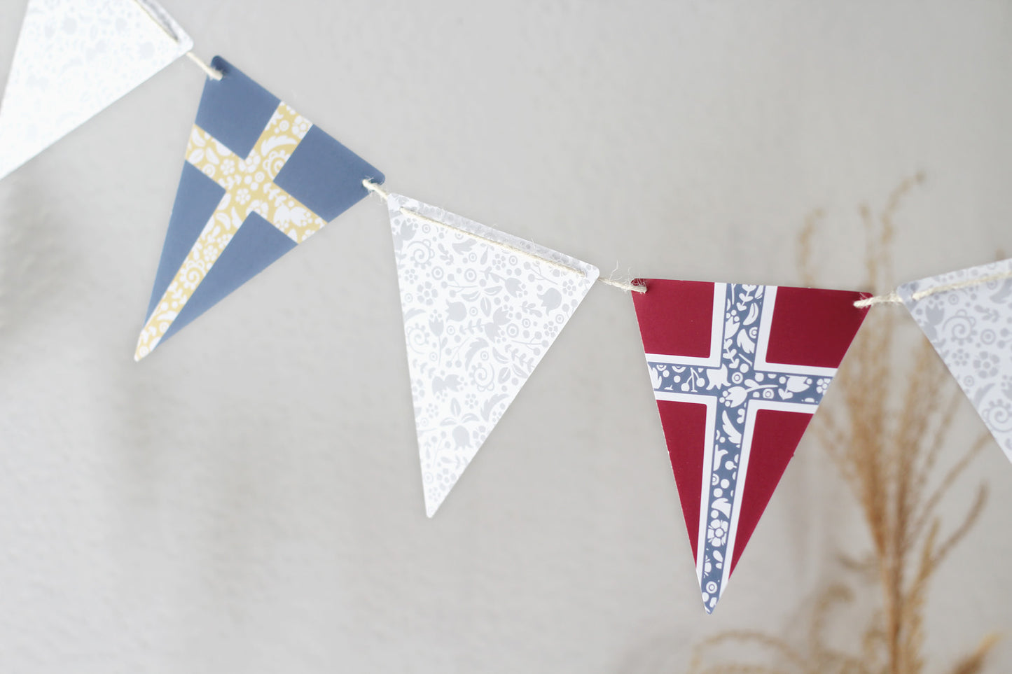 Skandilande (Girlande/Wimpelkette mit Flaggen aus nordischen Ländern)